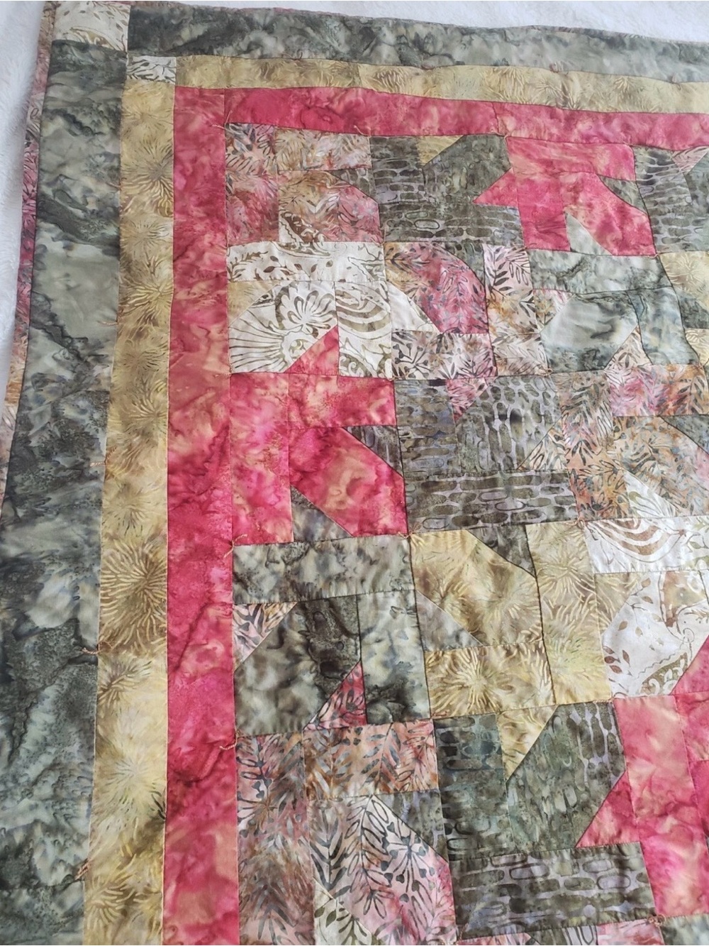 Vintage Beautiful Handmade Quilt 60”x50” - Picture 6 of 8
